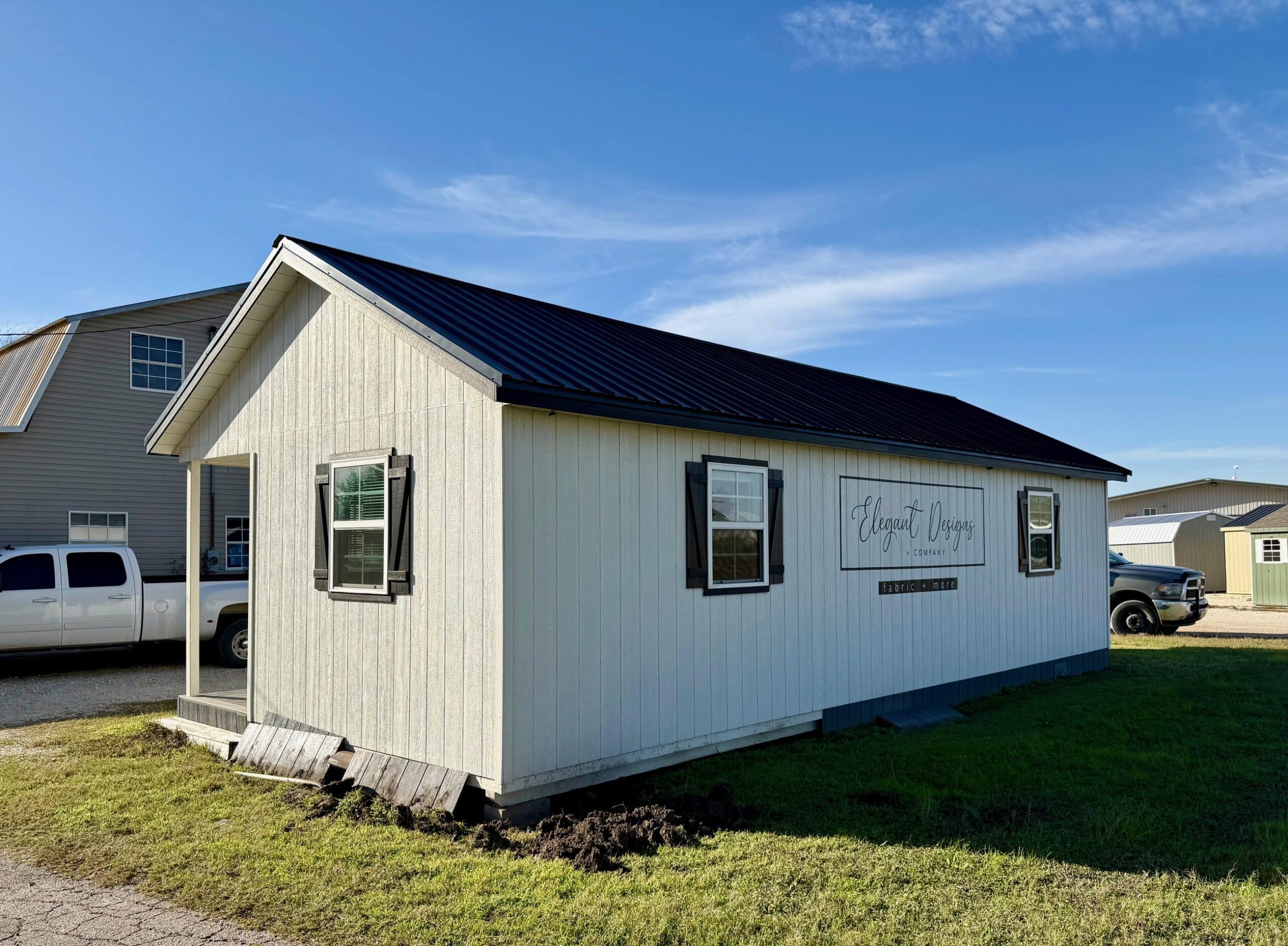 16×36 Outpost Cabin w/ Corner porch: Used – Lone Star Structures