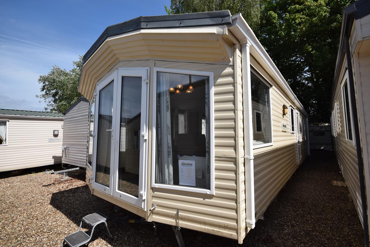 AVAILABLE – 2010 Willerby Winchester 38×12 | 2 beds | Full Winterpack