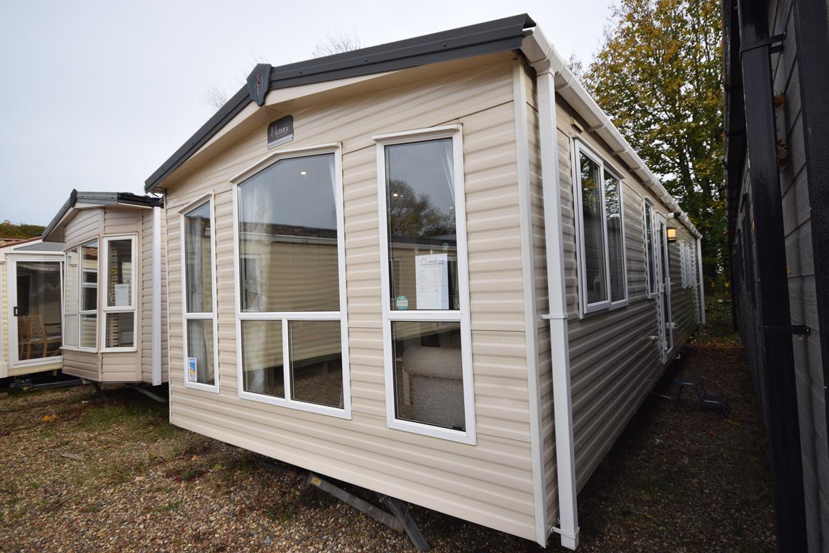 AVAILABLE – 2016 Victory Torino 38×12 | 3 beds | Full Winterpack