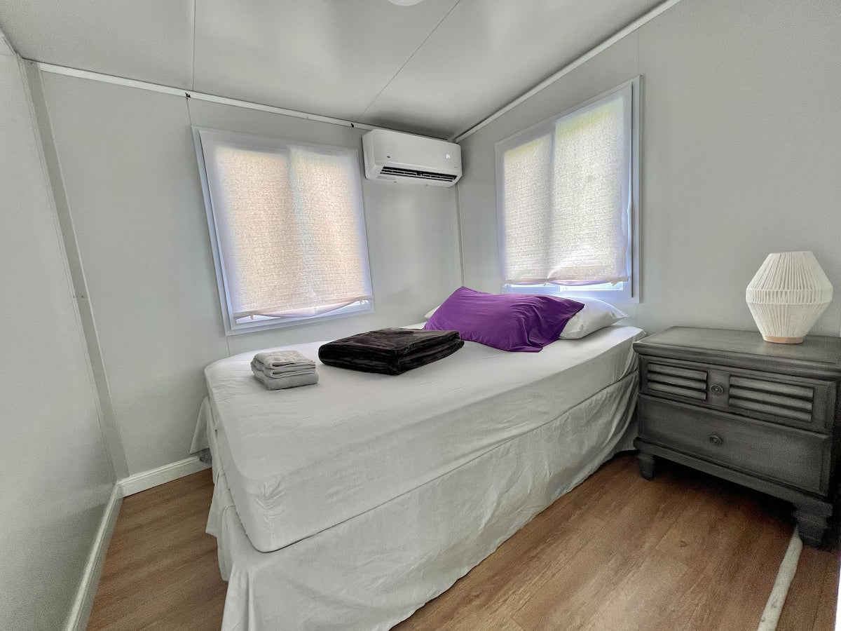 K68 Off-Grid Tiny Home With 2 Bedrooms, Kitchen & Bathroom (400 sq ft) - Image 8