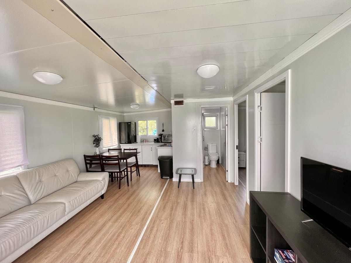K68 Off-Grid Tiny Home With 2 Bedrooms, Kitchen & Bathroom (400 sq ft) - Image 9