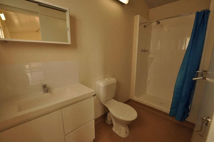 KLW-750 Cabin With Bathroom & Kitchen (300sqft) - Image 3